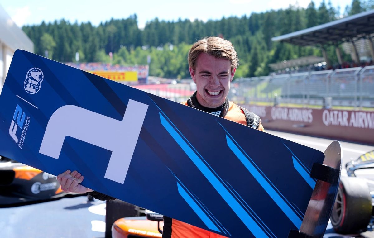 Richard Verschoor storms to F2 championship lead with Austria victory