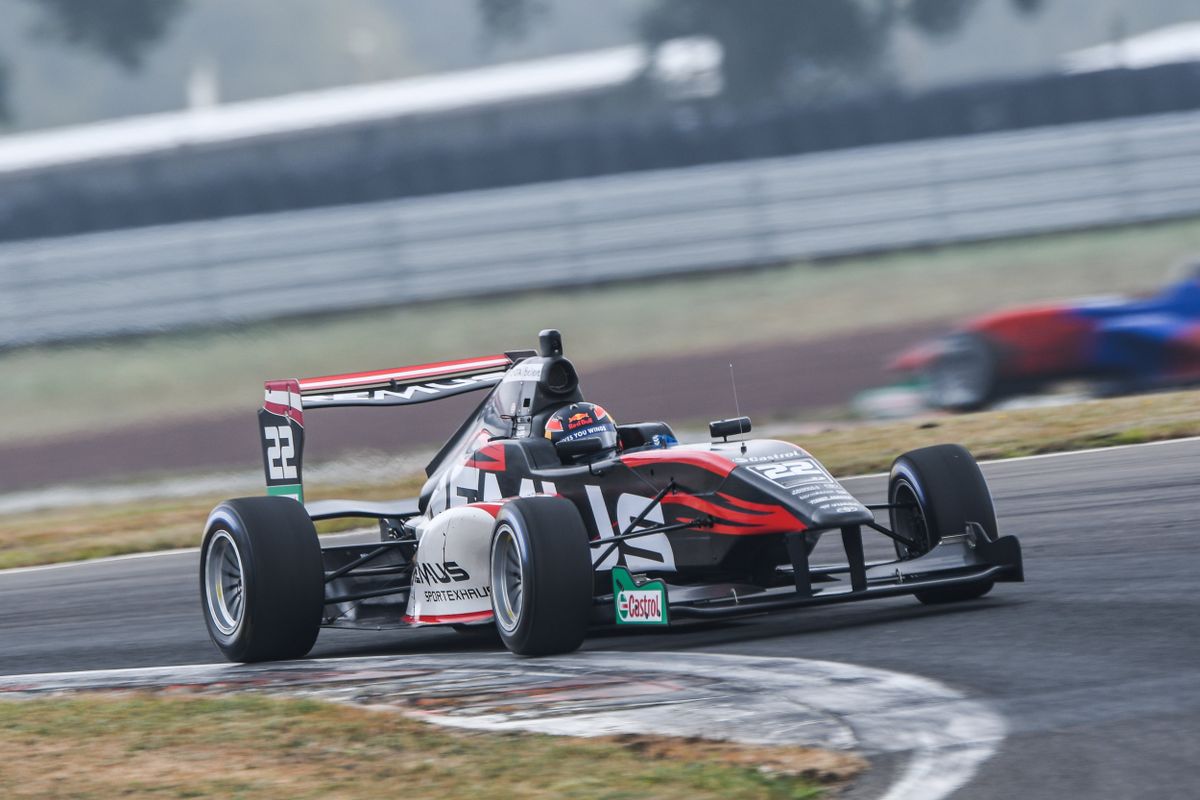 Lucas Auer wins in Taupo as Toyota Racing Series championship rivals struggle