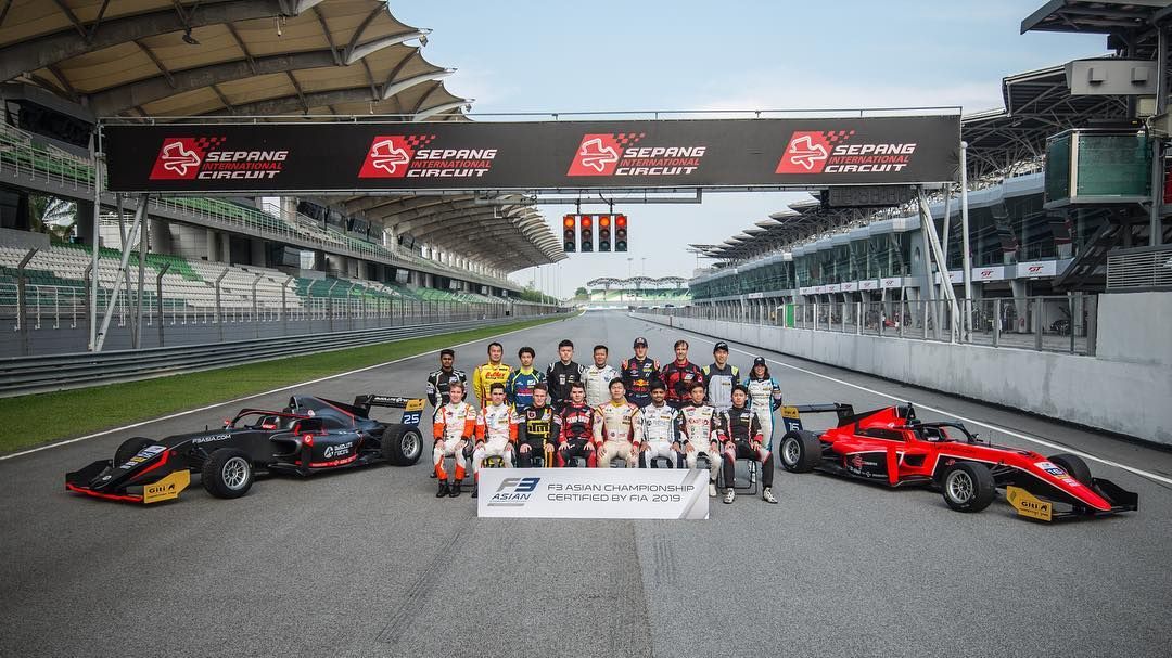 WEEKEND PREVIEW: Aussies racing all over as Australasian season gets into high gear