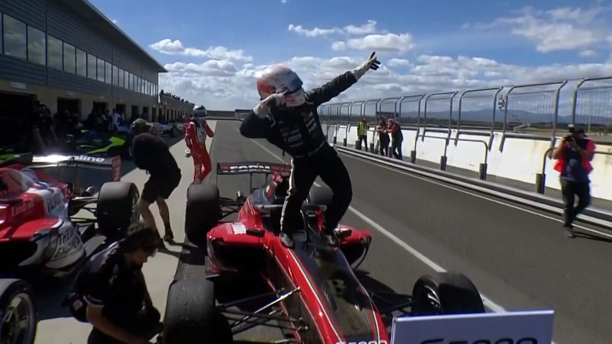 Joey Mawson returns to form to take out S5000 opener