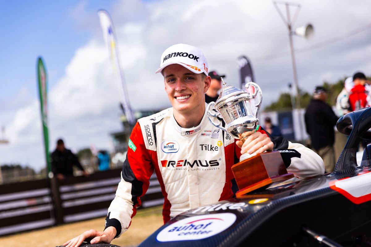 Charlie Wurz wins FR Oceania feature race at Teretonga Park