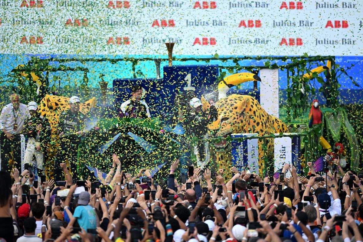 Mitch Evans leads Jaguar dominance in São Paulo E-Prix