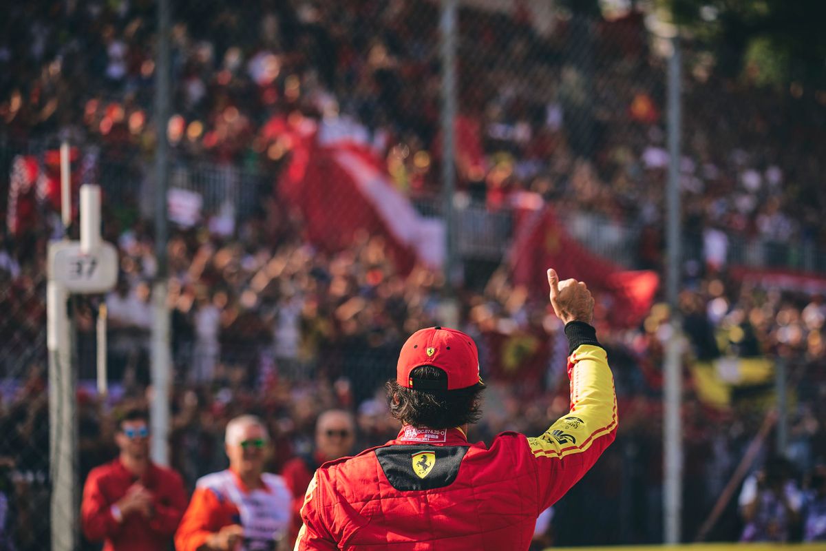 Monza erupts as Carlos Sainz puts Ferrari on Italian Grand Prix pole