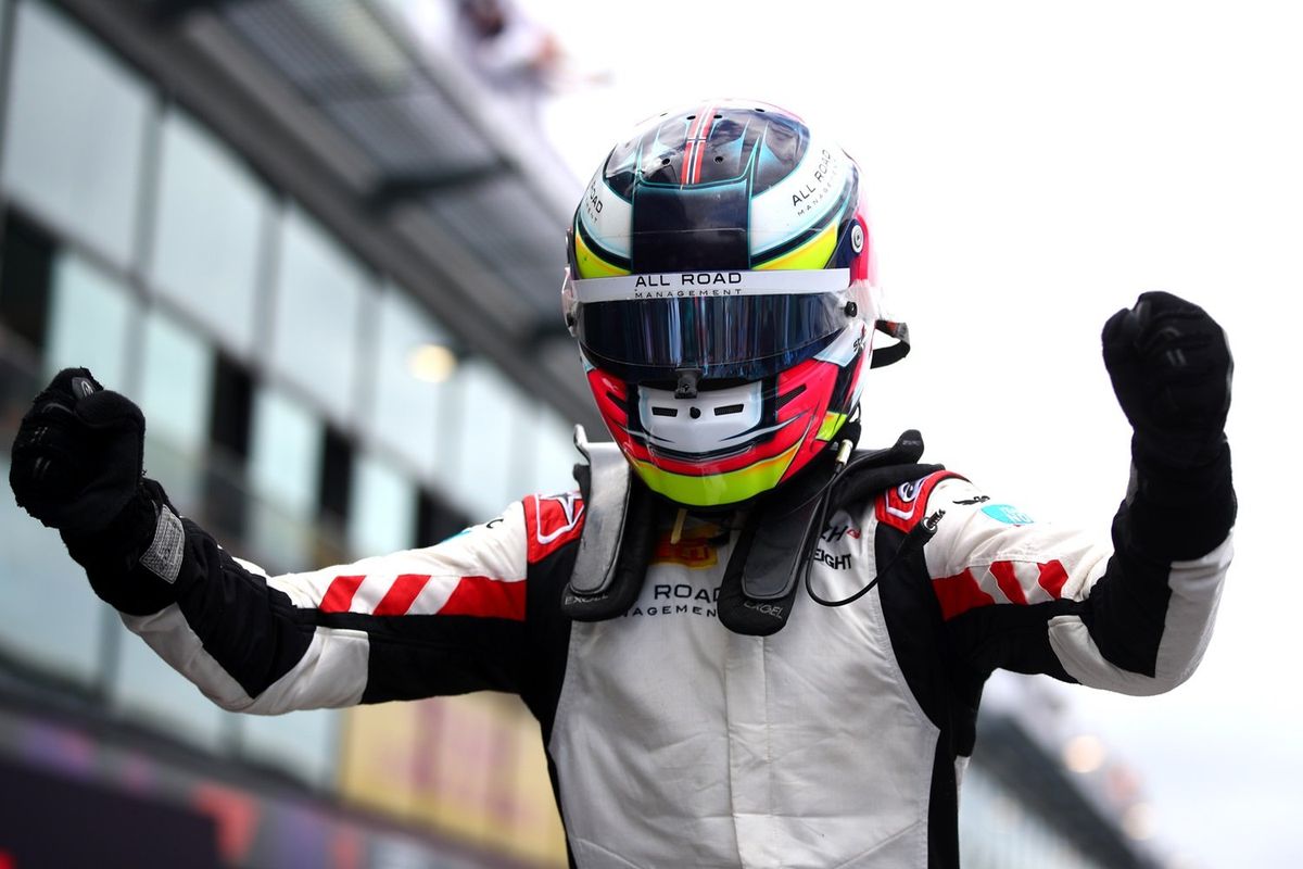 Martinius Stenshorne takes maiden F3 victory in frantic Melbourne sprint race