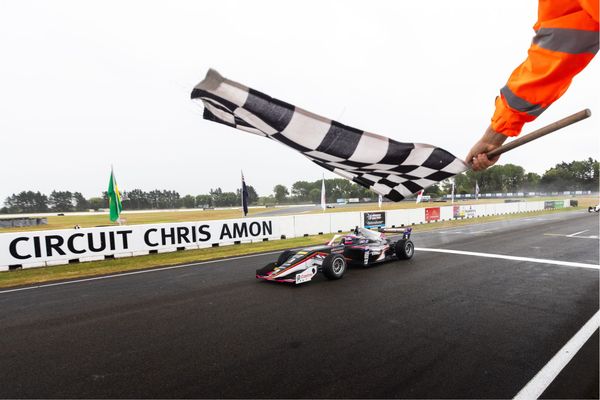 Zack Scoular wins in wet and wild Toyota FR Oceania sprint at Manfeild