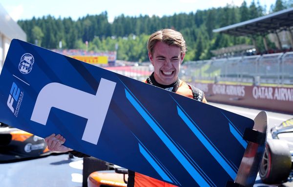 Richard Verschoor storms to F2 championship lead with Austria victory