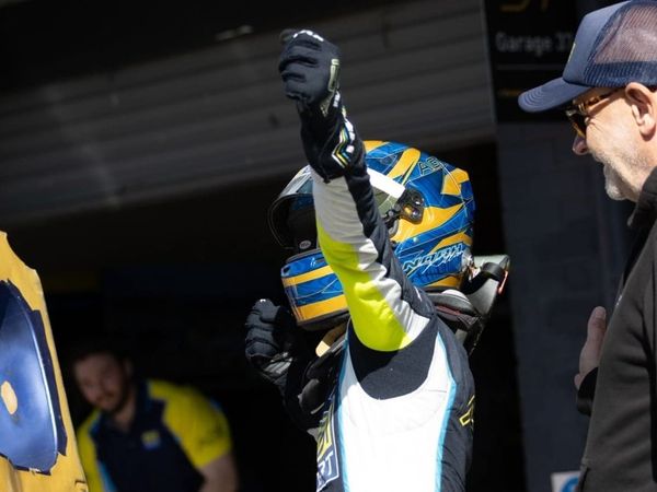 Noah Killion wins AU4 race two in Sydney