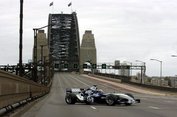 NSW Premier Chris Minns rubbishes claim Sydney could host F1 this year