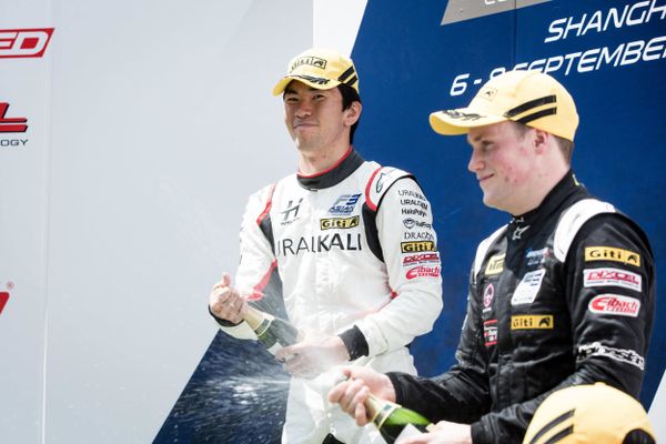 Ukyo Sasahara takes dominant opening victory in Shanghai