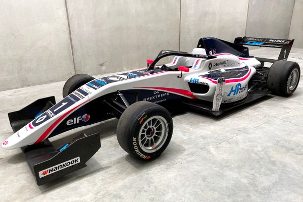 Oscar Piastri's title-winning Formula Renault lands in Australia