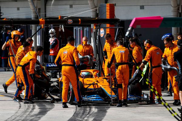 Power loss takes Ricciardo out of Brazilian Grand Prix