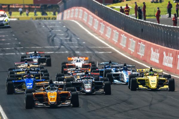 Tim Macrow wins interrupted second S5000 Tasman Series race at Bathurst