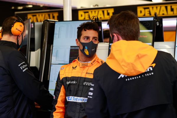 Daniel Ricciardo tests positive for COVID-19