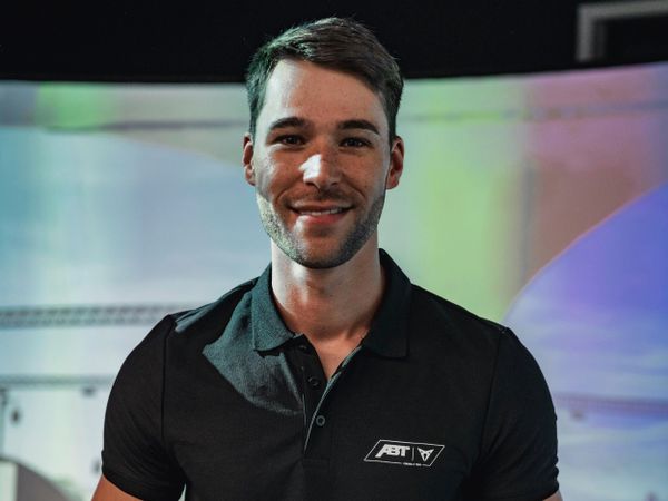 Kelvin van der Linde to replace injured Robin Frijns in Saudi Arabia