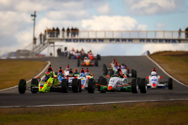 Australian Formula Ford season begins in Queensland