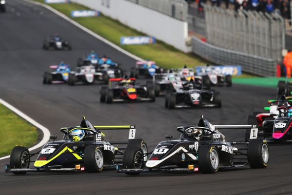 Louis Sharp wins British Formula 4 season opener
