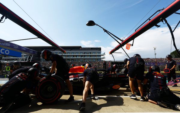 Uncertain conditions provide range of strategies for British Grand Prix