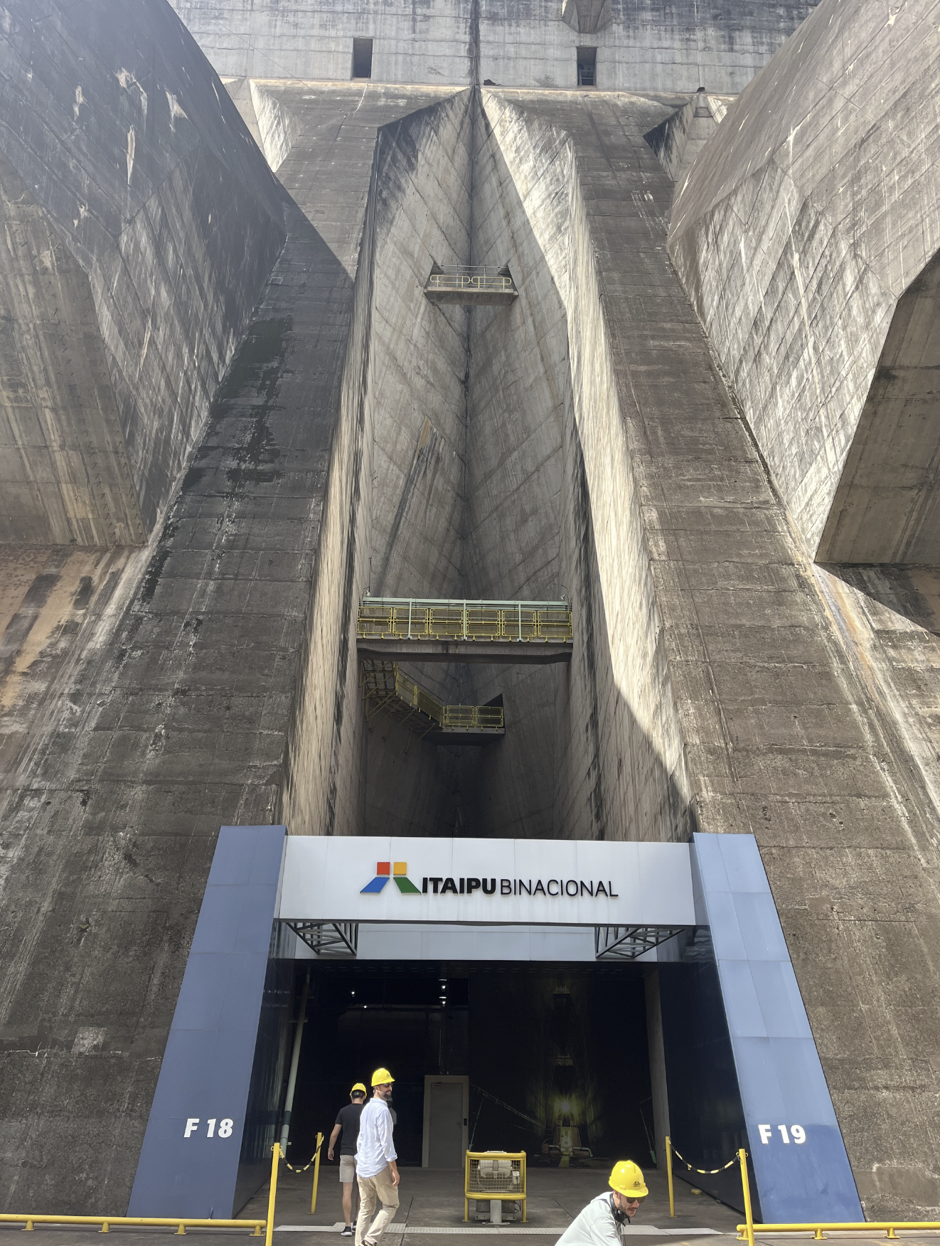 A zoomed-out view of the Itaipú Dam's central wall
