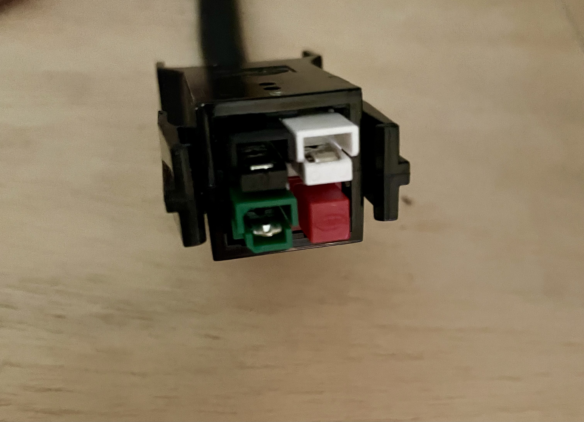 avalon A14 Series Power Cable (4pin-C20)