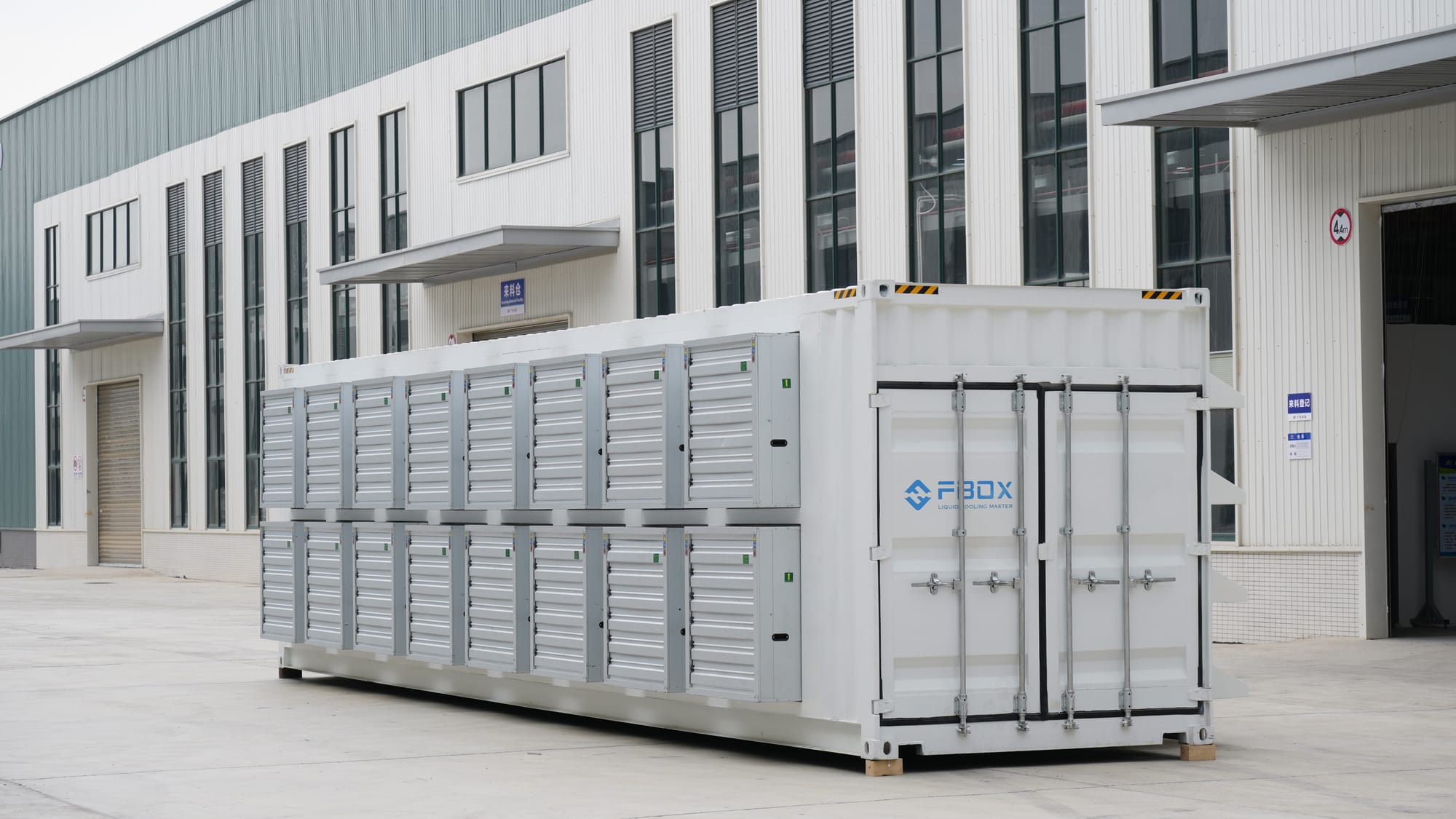 FBOX A40 air-cooled Bitcoin mining container with 1.2MW capacity, featuring smart monitoring, modular design, and rooftop chillers; compatible with air, hydro, and immersion cooling setups.