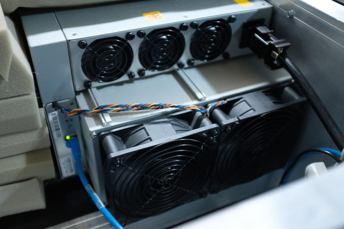 Antminer S21 ASIC miner 