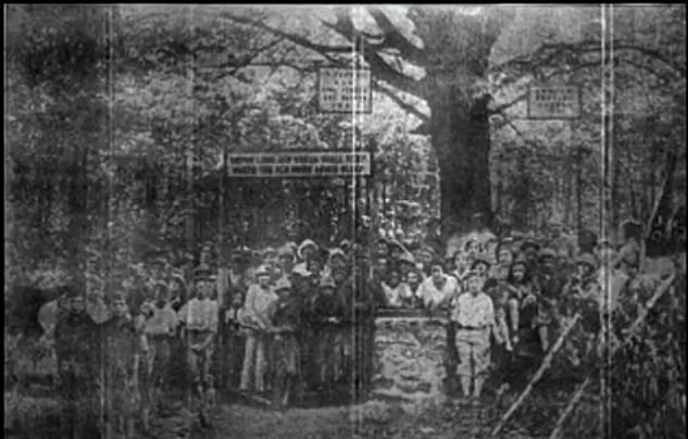 1933 dedication photo