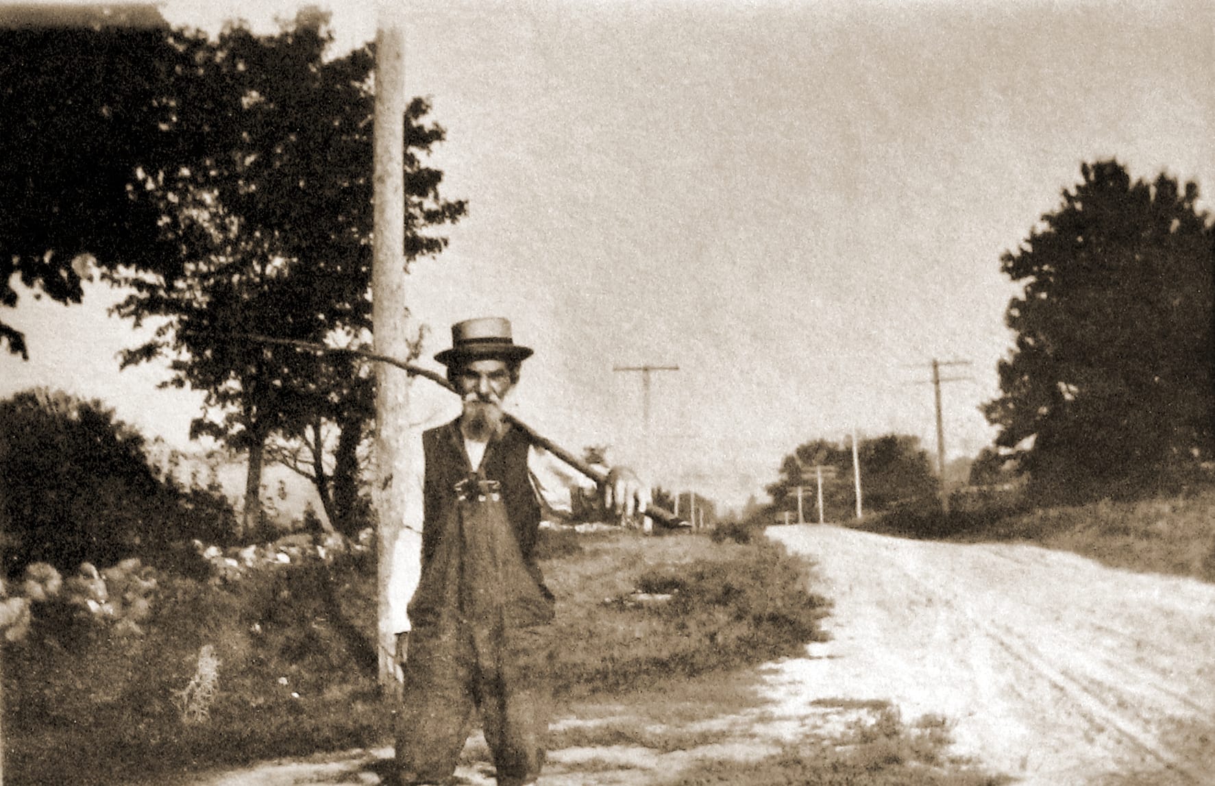 At the crossroads in Woodbridge 1913