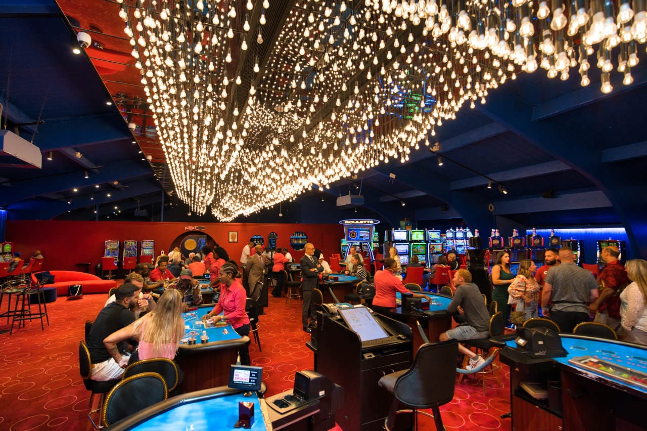 All table games are available at the Casino Hollywood in St Maarten