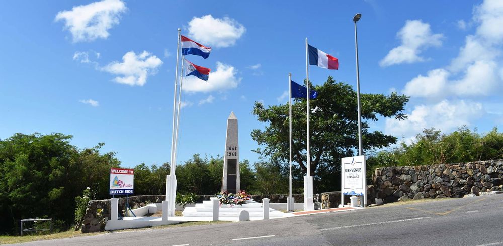 St Maarten - St Martin Border Monument