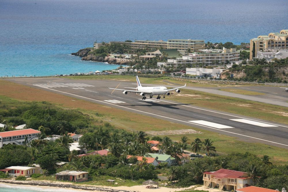 Plane landing at Princess Juliana International Airport