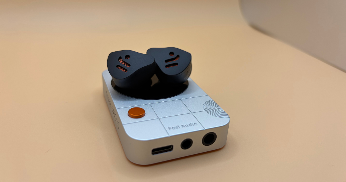 Fosi Audio IM4 sitting on top of MD3 DAC