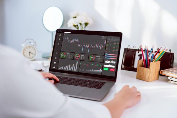 The Beginner’s Guide to Investing Without Feeling Lost