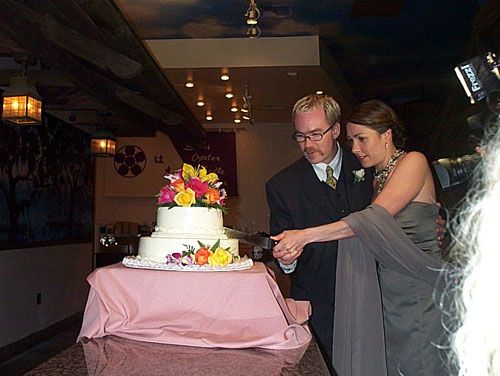 &block;&block;&block;&block;&block; and Bill cut the cake, Las Vegas, 30 June 2001