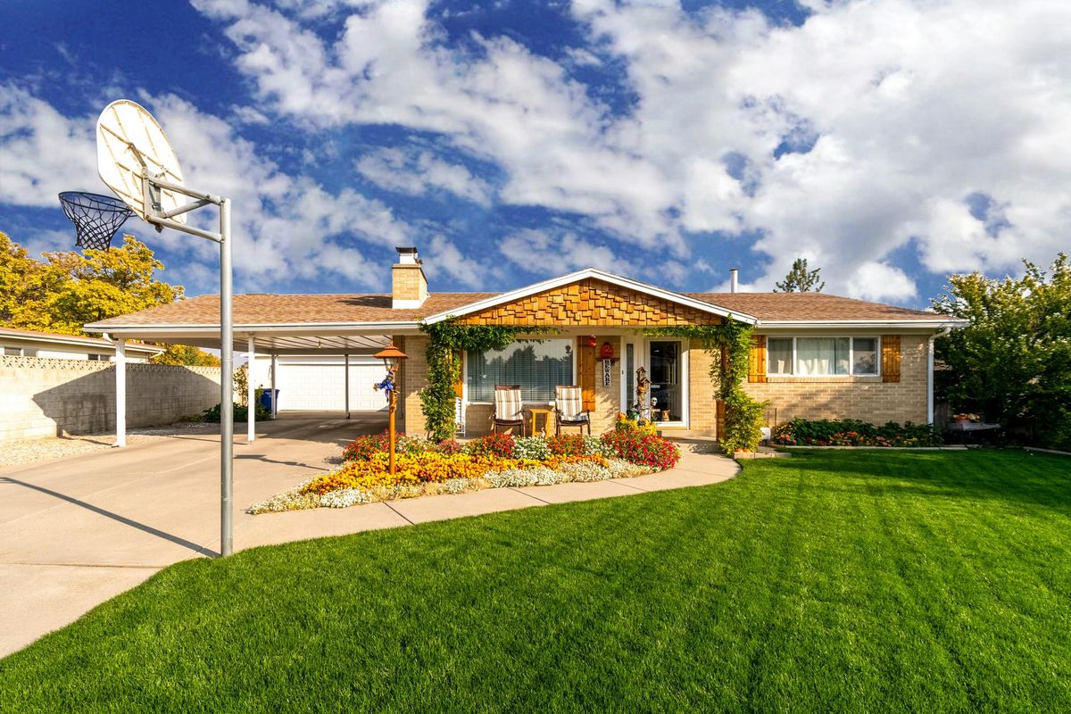 Why East Valley Homeowners Are Not Selling. And Why That Changes Everything for Buyers Who Are Ready to Move.