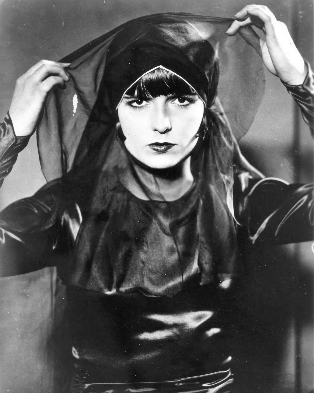 Louise_Brooks_in_Pandora's_Box.jpg (1277×1600)