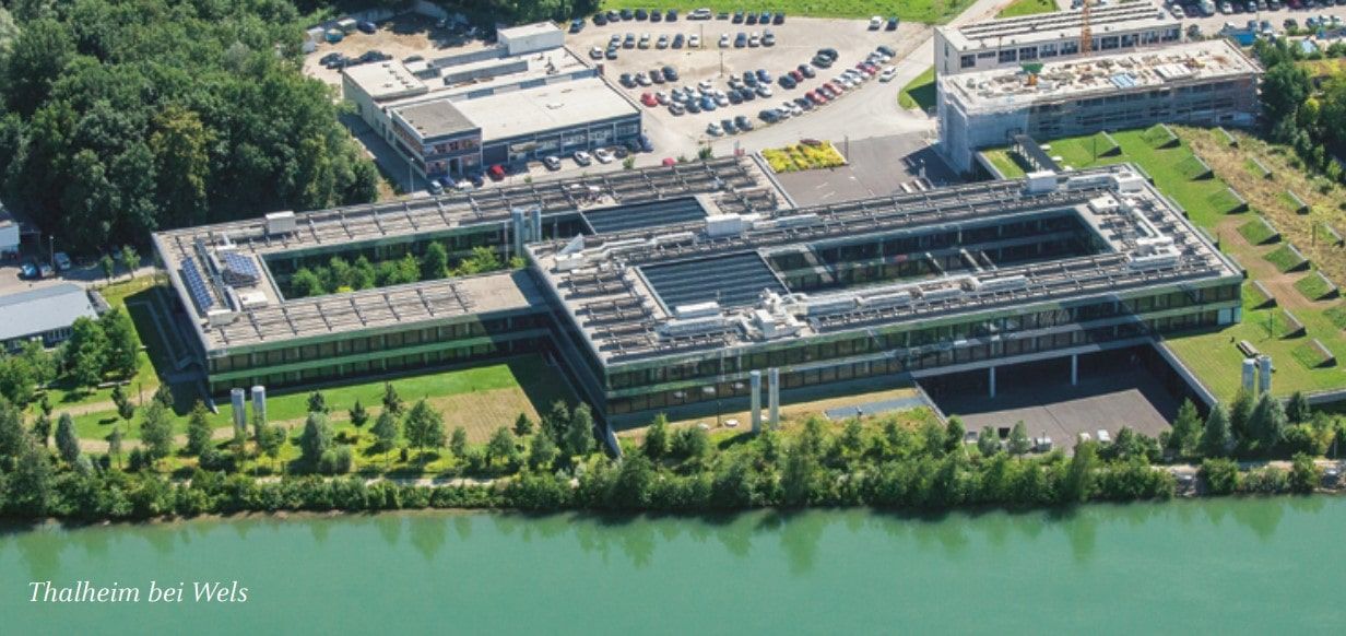 Fronius fabrik med solceller på taket