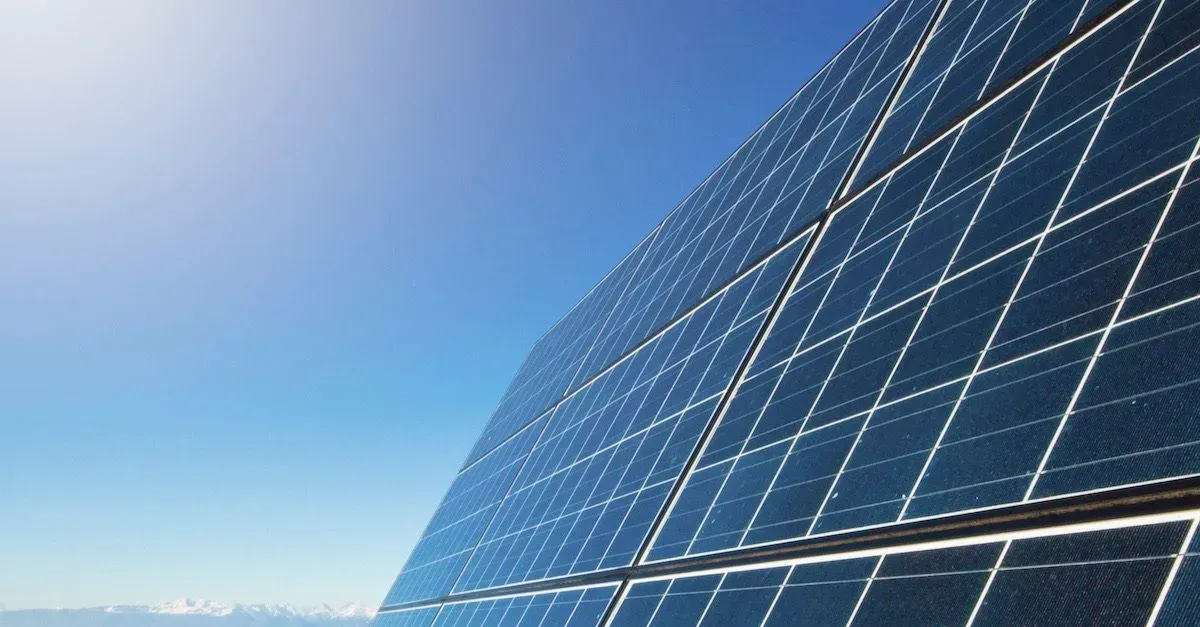 Solpaneler på marken