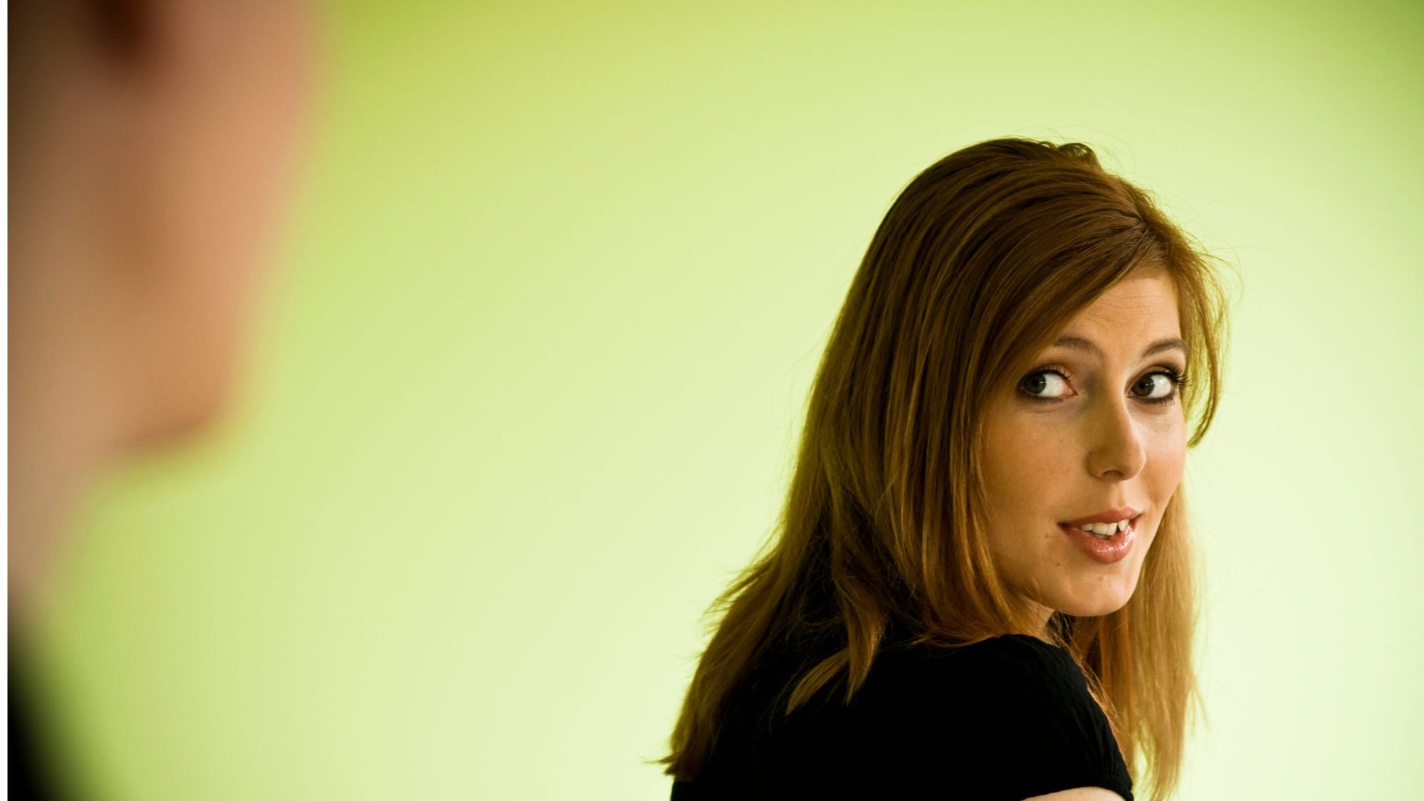 5 Ways To Make Him Attracted To You In The Office