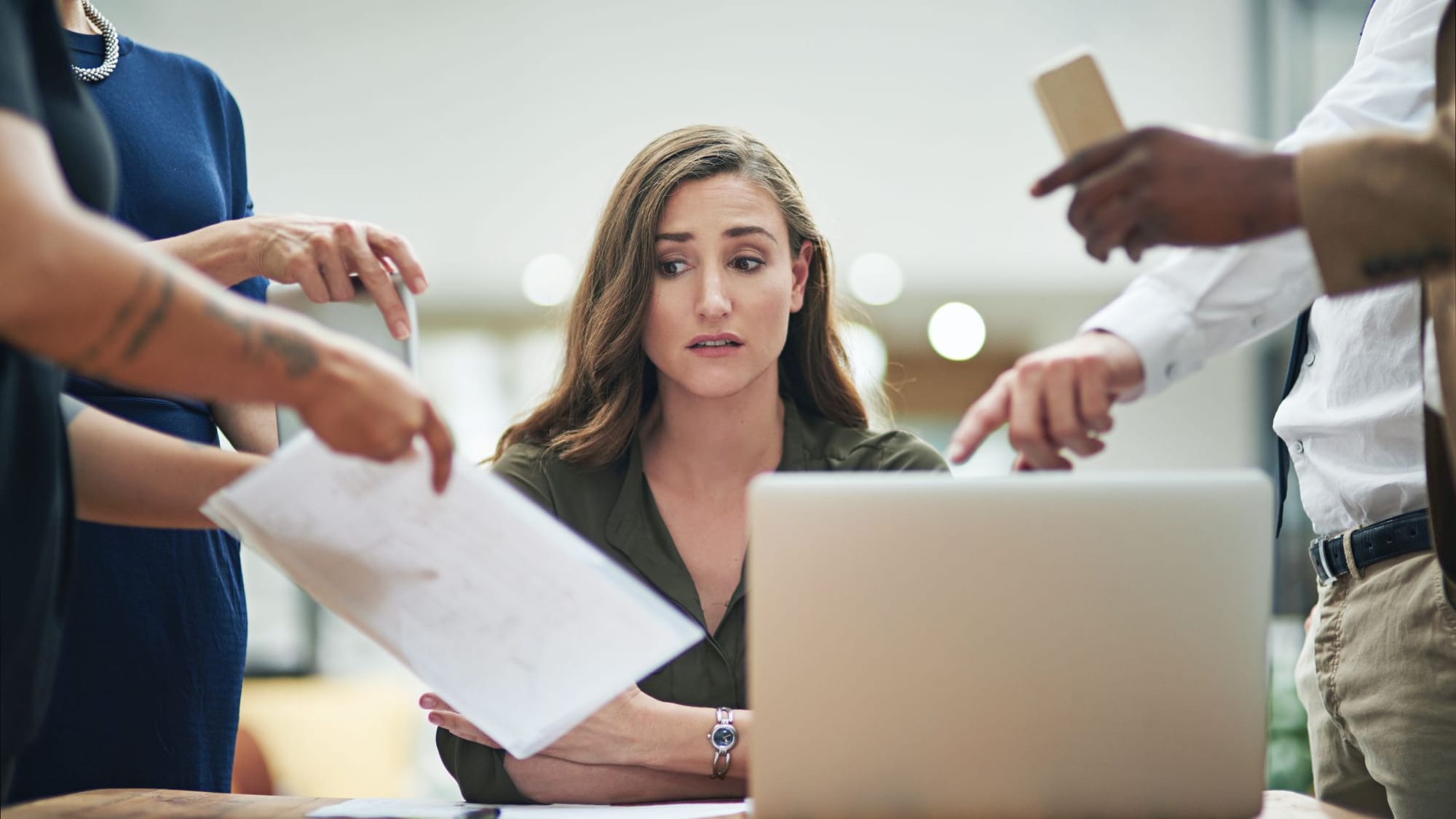 "Mastering the Monday Madness: 7 Ways to Survive the Workweek Kickoff
