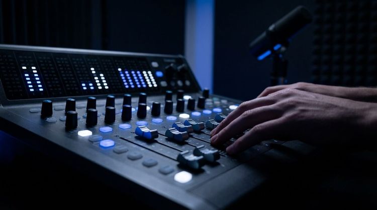 How to Mix Vocals: Complete Step-by-Step Guide for a Pro Sound