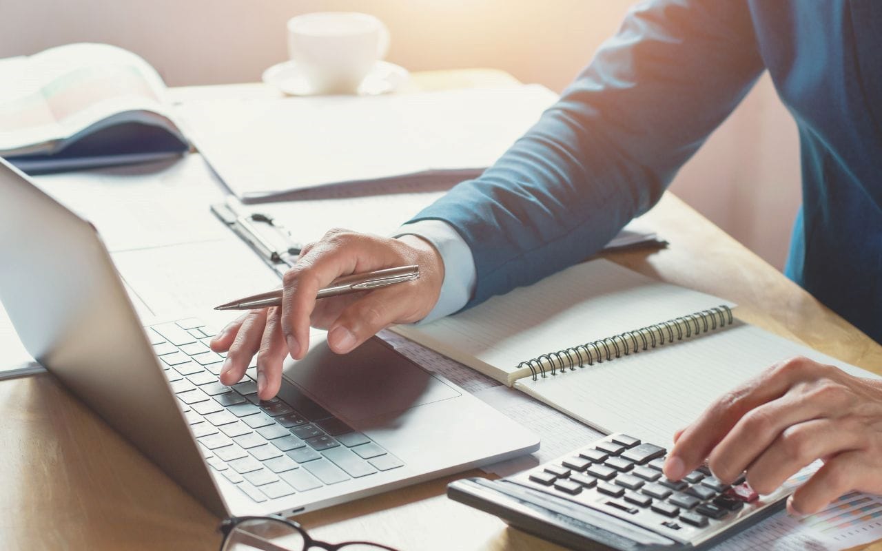 file taxes as a student