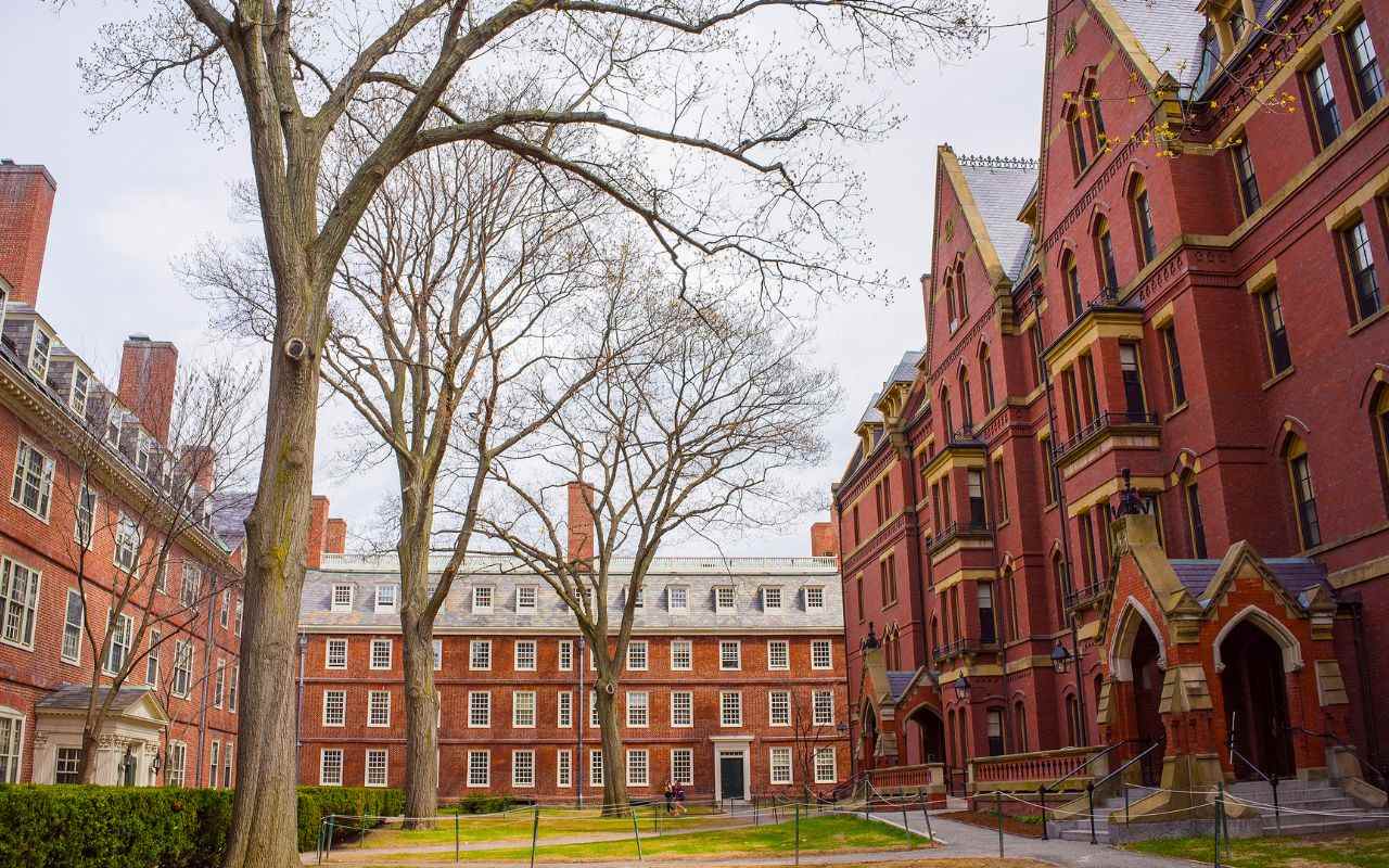 massachusetts colleges