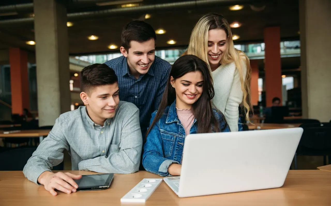 benefits of having a summer job as a student