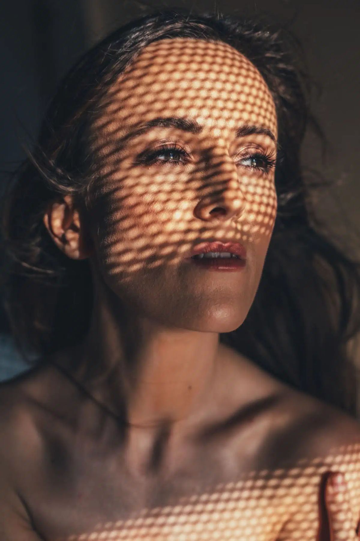 Aga Derlak: el arte de improvisar realidades alternativas