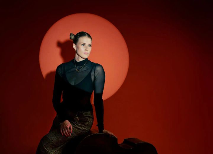 Fotografía de Kaisa Mäensivu por Anna-Maria Vikström