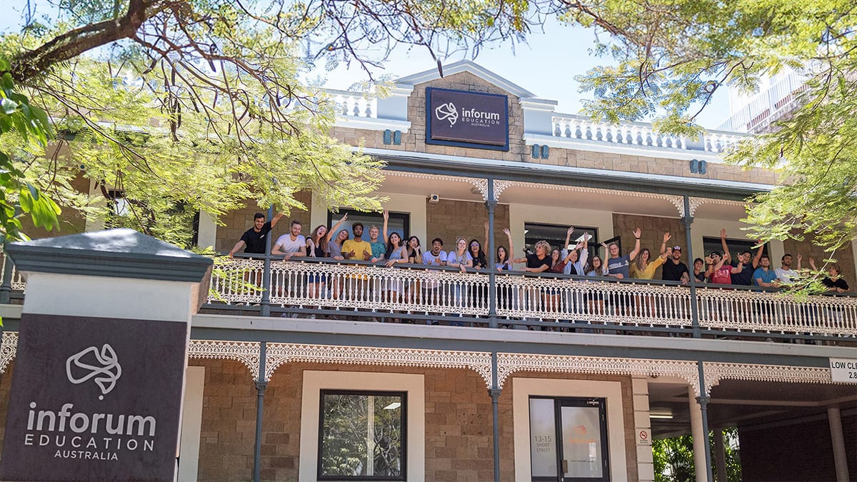 사우스포트 트램 정류장과 쇼핑센터