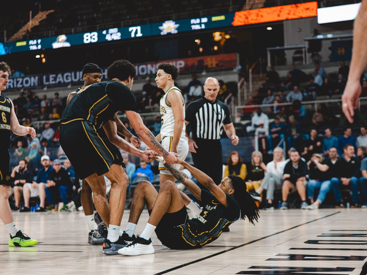 Norse Battle for 40 Minutes, Fall 103-90 to Top-Seeded Raiders