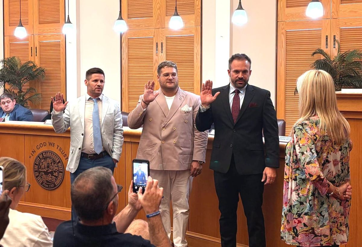 Mayor Wayne Worth, Three City Council Members Sworn In During Special Clarksburg Meeting