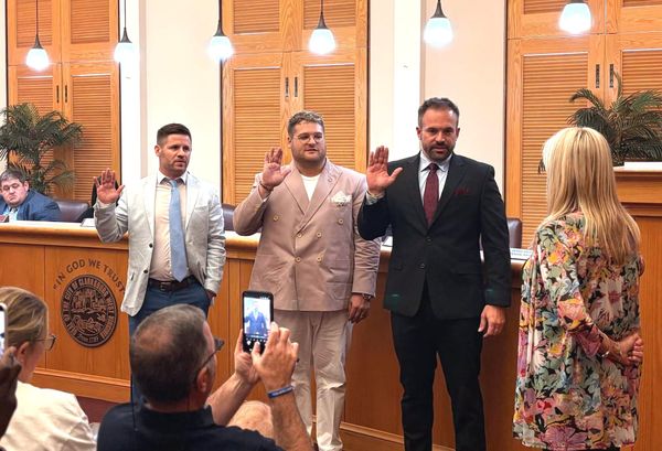 Mayor Wayne Worth, Three City Council Members Sworn In During Special Clarksburg Meeting