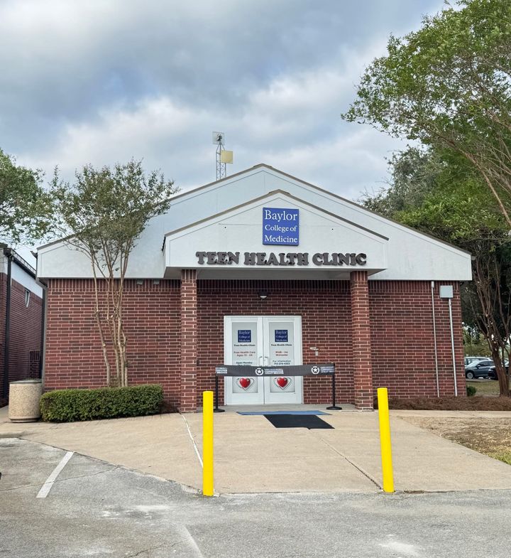 Baylor Teen Health Clinic Opens at Bayland Community Center